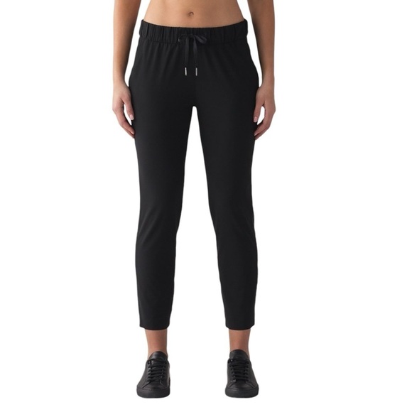 lululemon athletica Pants - Lululemon On The Fly Pant *Woven Sz 6 Black
